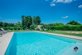 Mazet au calme -Piscine privée-Grand jardin arboré
